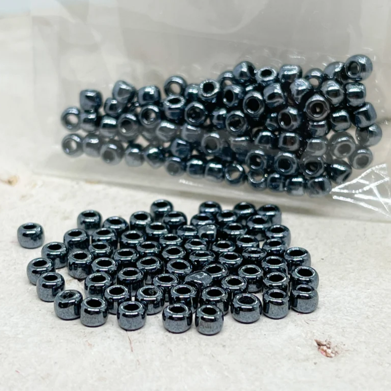 TOHO Perlen Rocaille 10g Metallic Hematite Nr. 81