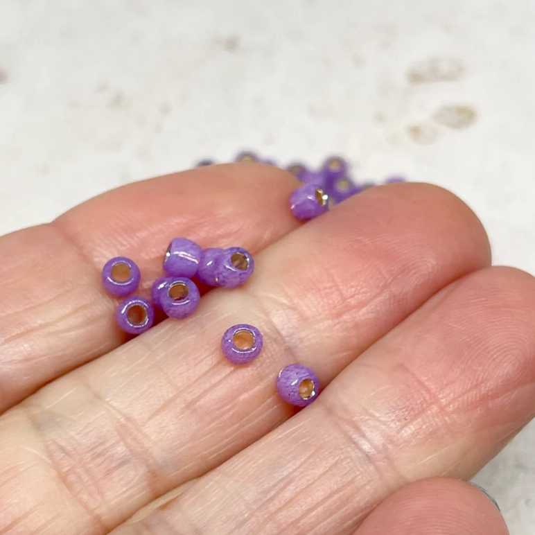 TOHO Perlen Rocaille 4mm 10g Milky Amethyst Nr. 2108