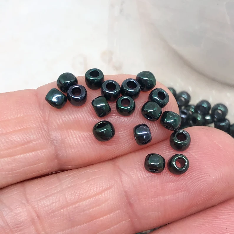 TOHO Perlen Rocaille 6/0 4mm 10 Gramm Metallic Grün Nr. 89