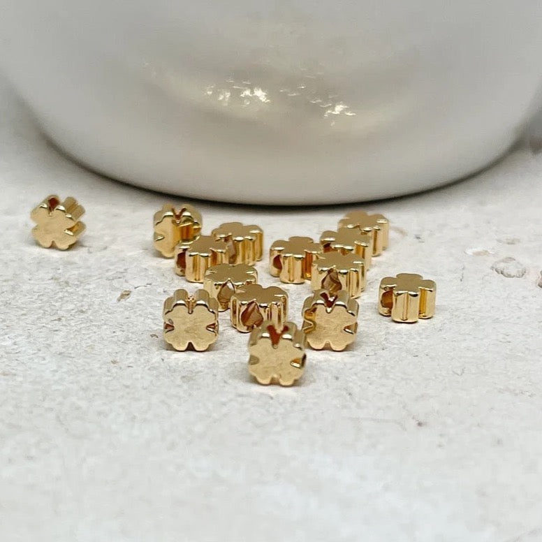 Würfelperlen aus Messing vergoldet 4mm 10 St.