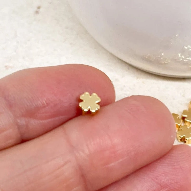 Würfelperlen aus Messing vergoldet 4mm 10 St.