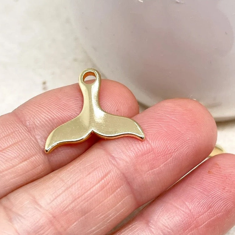 Walflosse Anhänger aus Messing Vergoldet, Charm Walschwanz