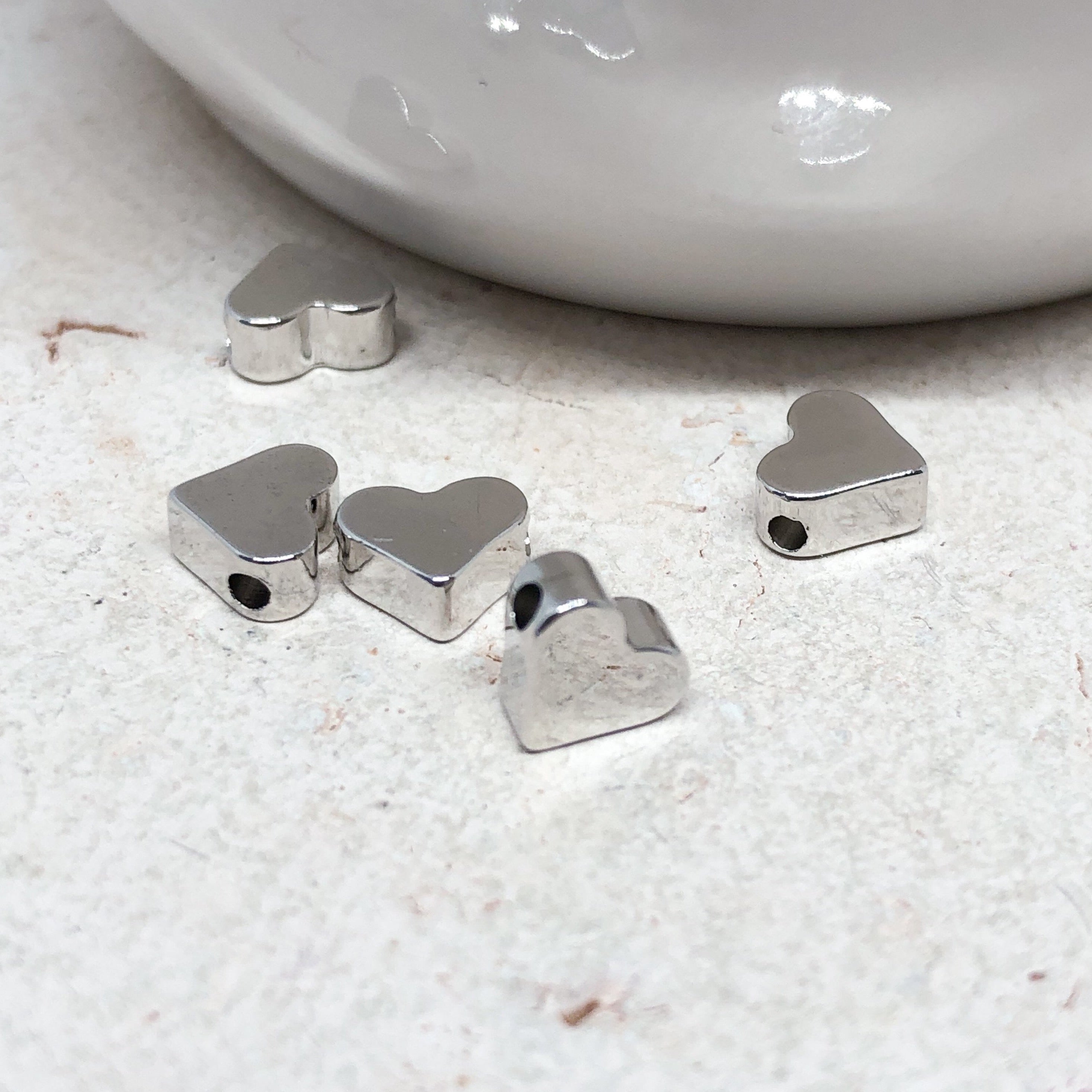 5 St. Metallherzen aus Messing platiert, Spacer Perle Herz