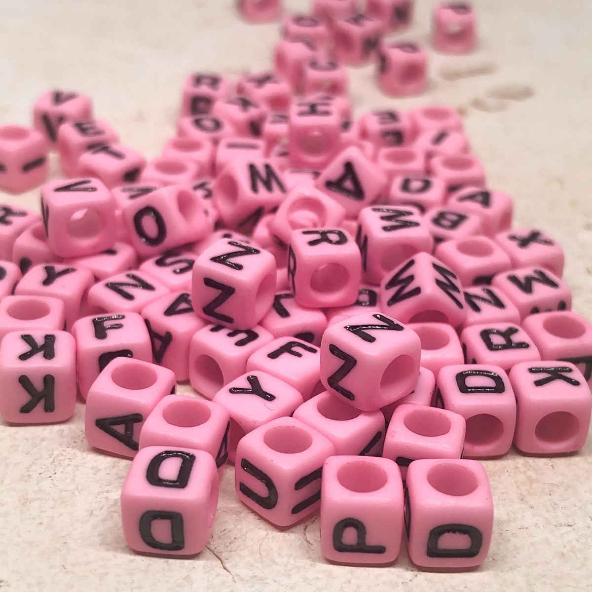 165 Stück Runde Buchstabenperlen Aus Kunststoff – Transparent 7x4mm Für Armbänder & Schmuck