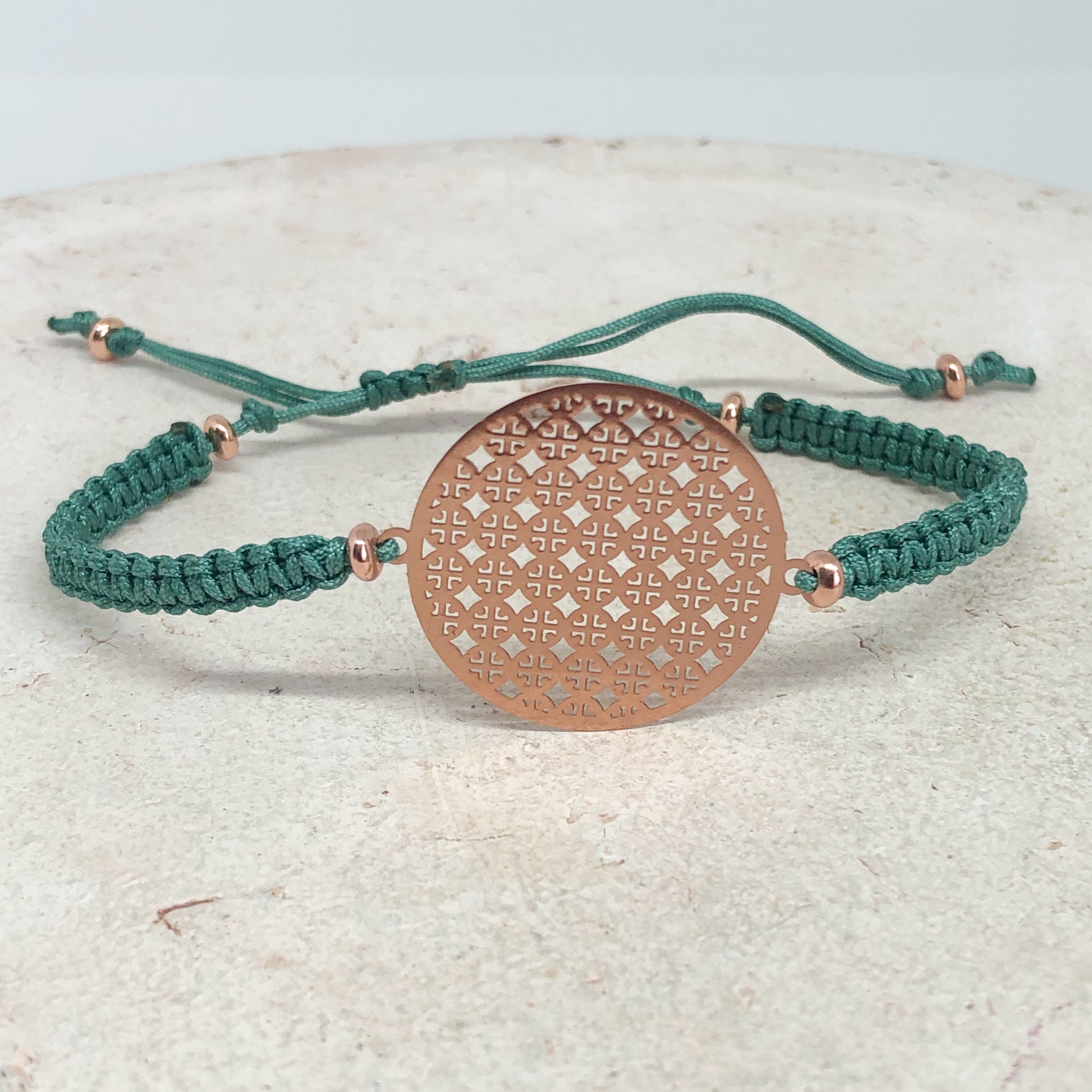 Flechtarmband mit Lebensblume