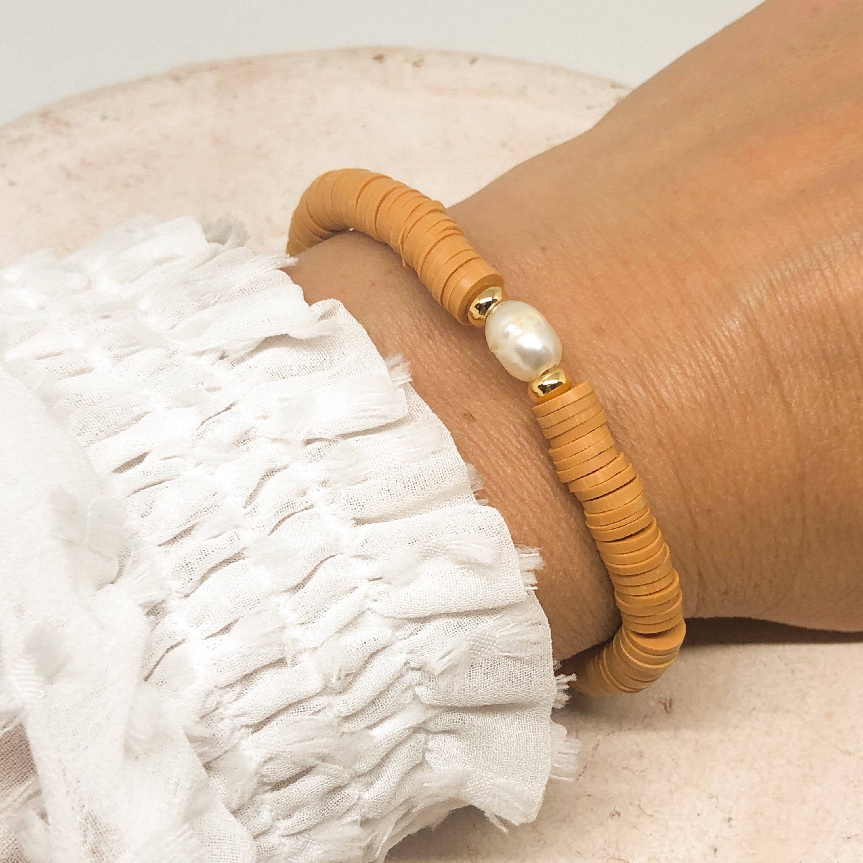 Armband mit Heishi Perlen Braun
