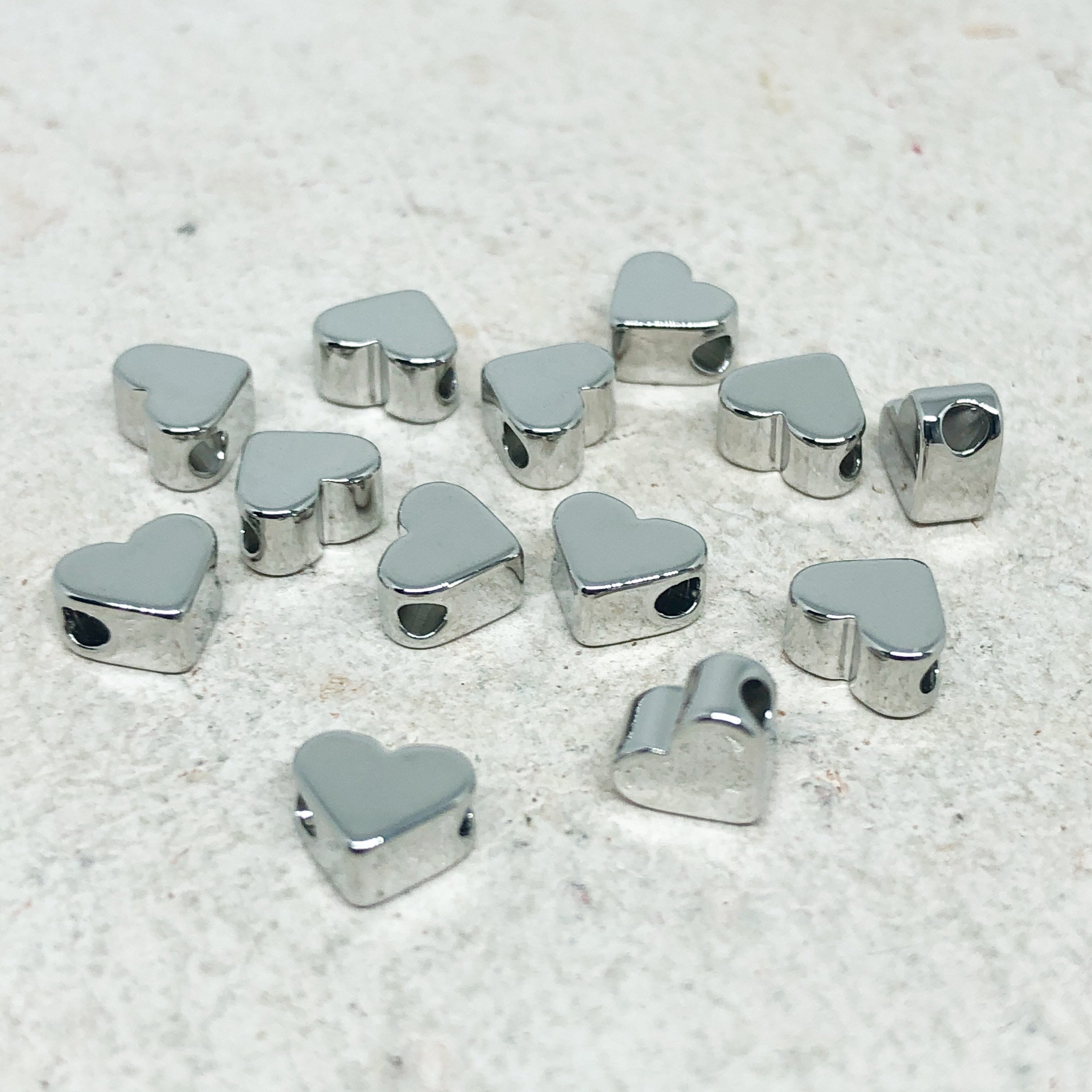 5 St. Metallherzen aus Messing platiert, Spacer Perle Herz