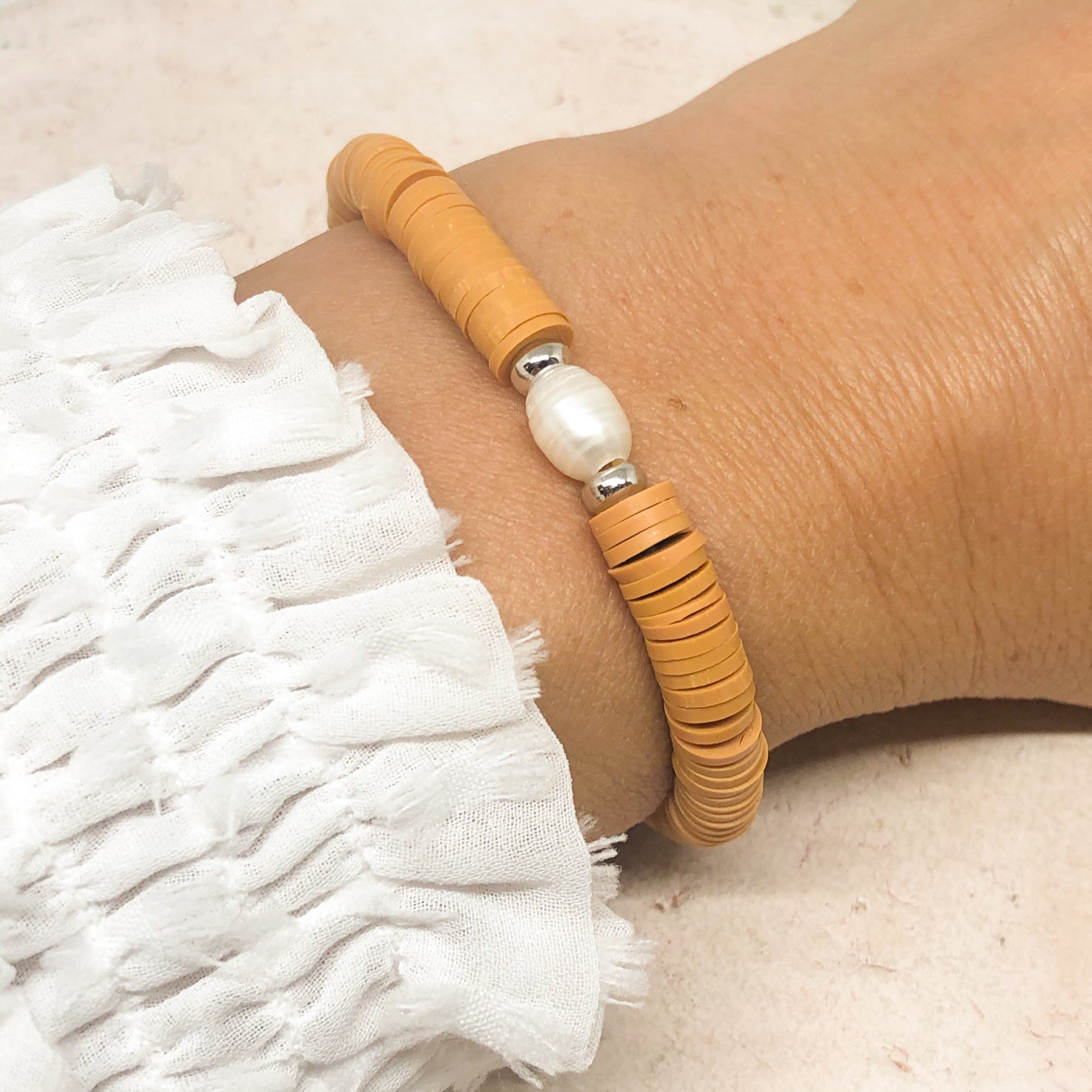 Armband mit Heishi Perlen braun