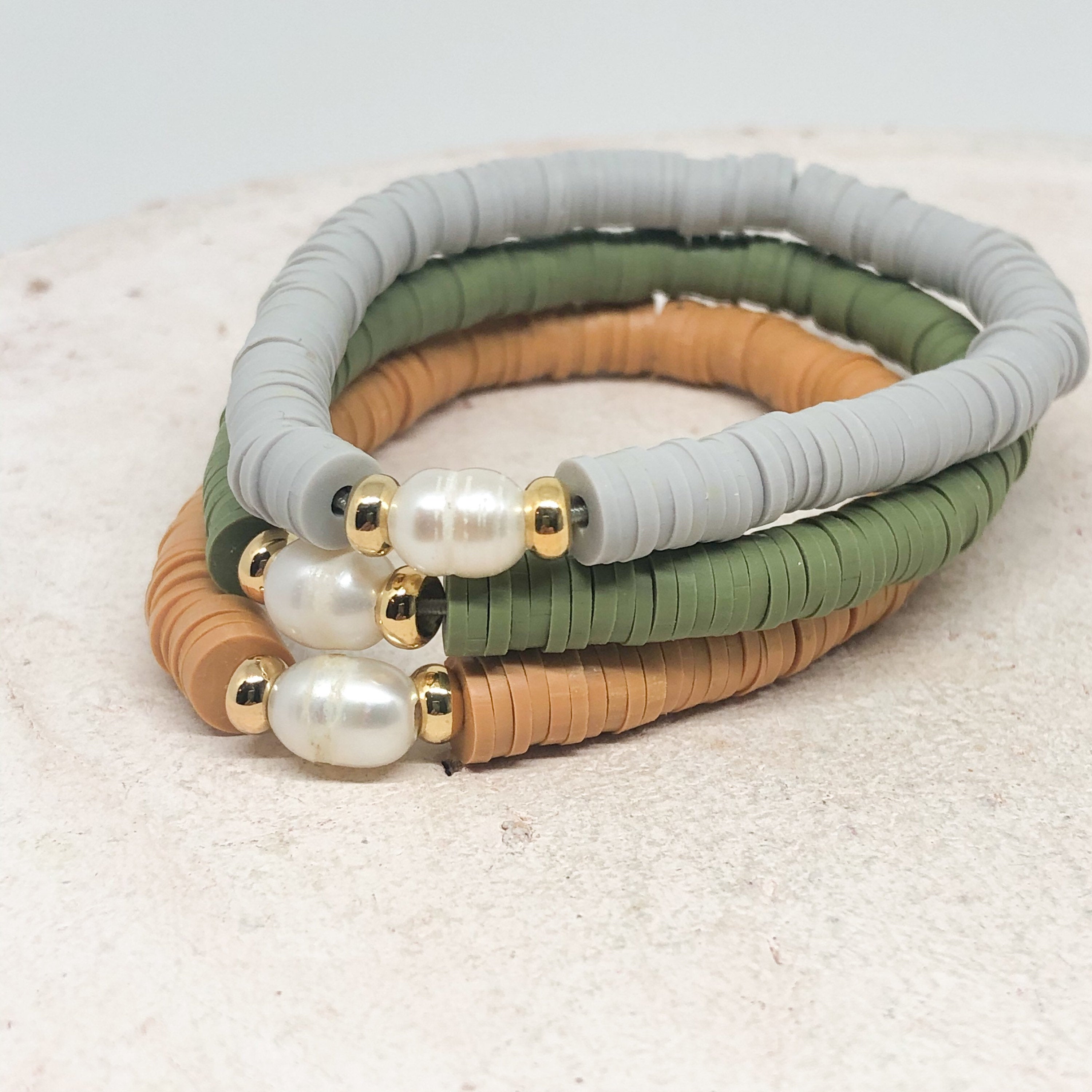 3 Armbänd mit Heishi Perlen