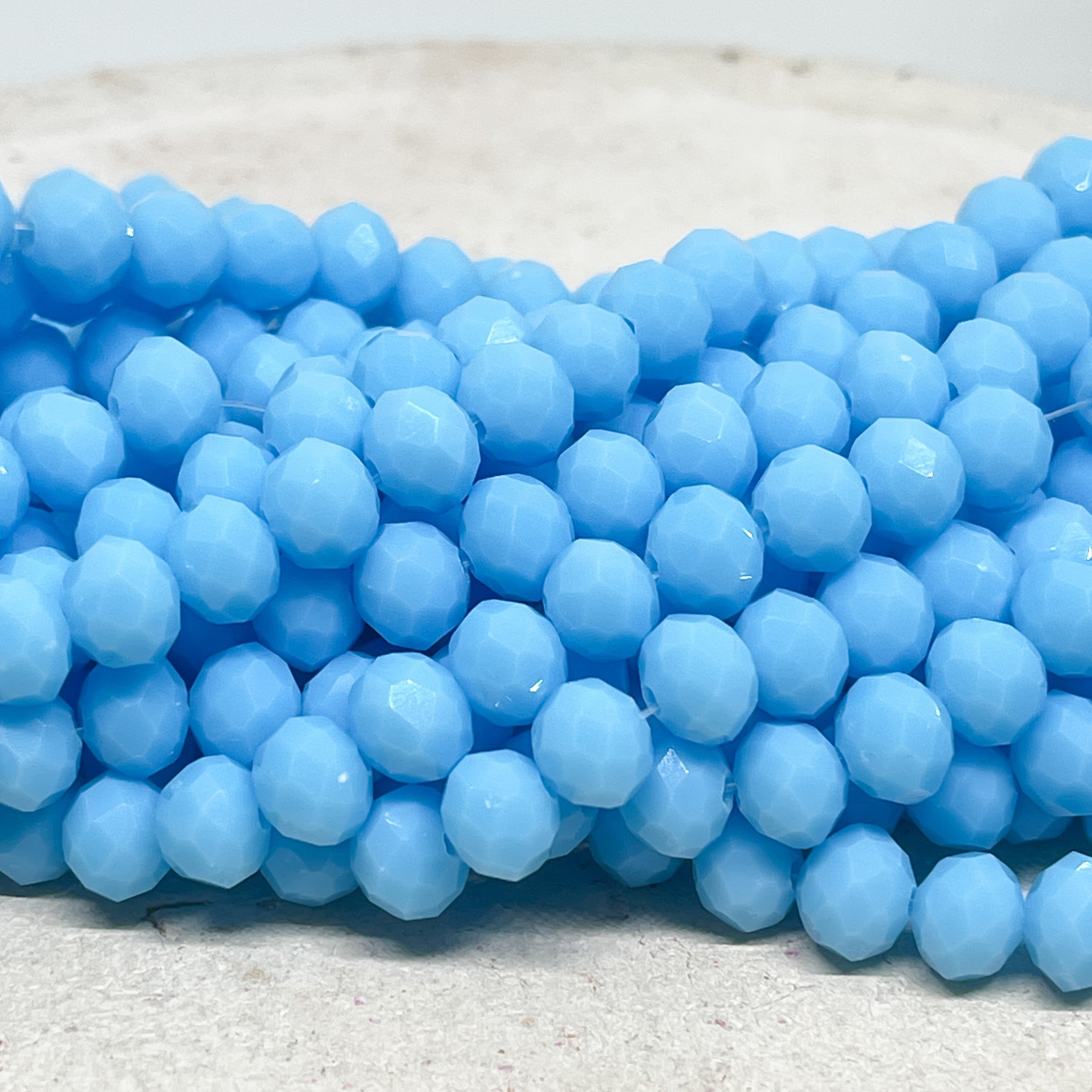 Glasschliffperlen Hell Blau Opak 6mm