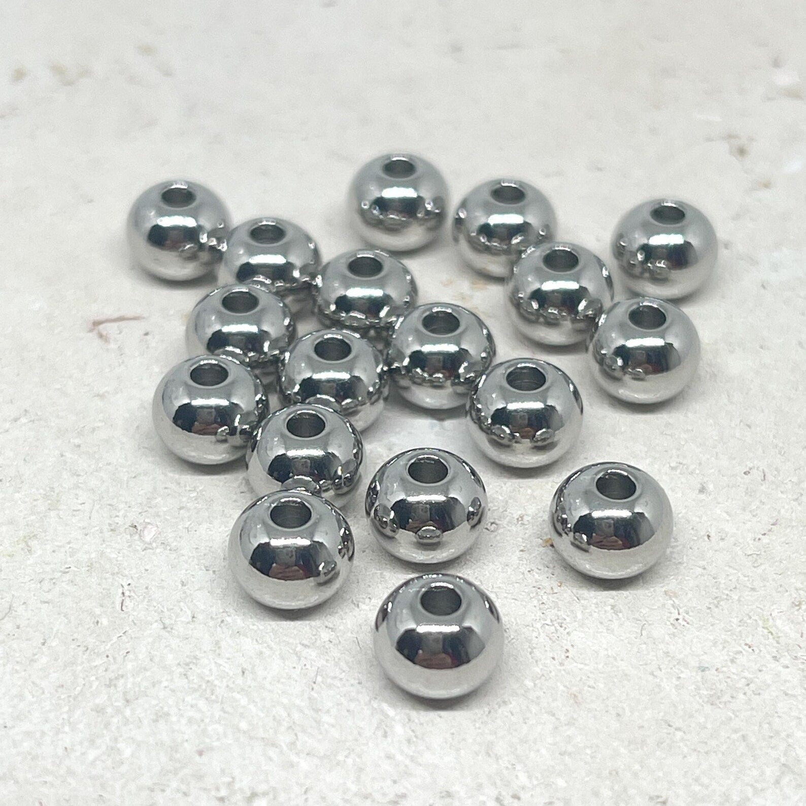 30 St. Edelstahlperlen 8mm