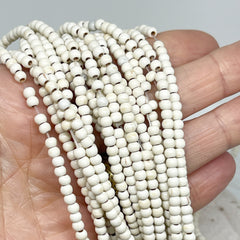 100 St. Howlith Perlen 4mm, Schmuckstein Perlen