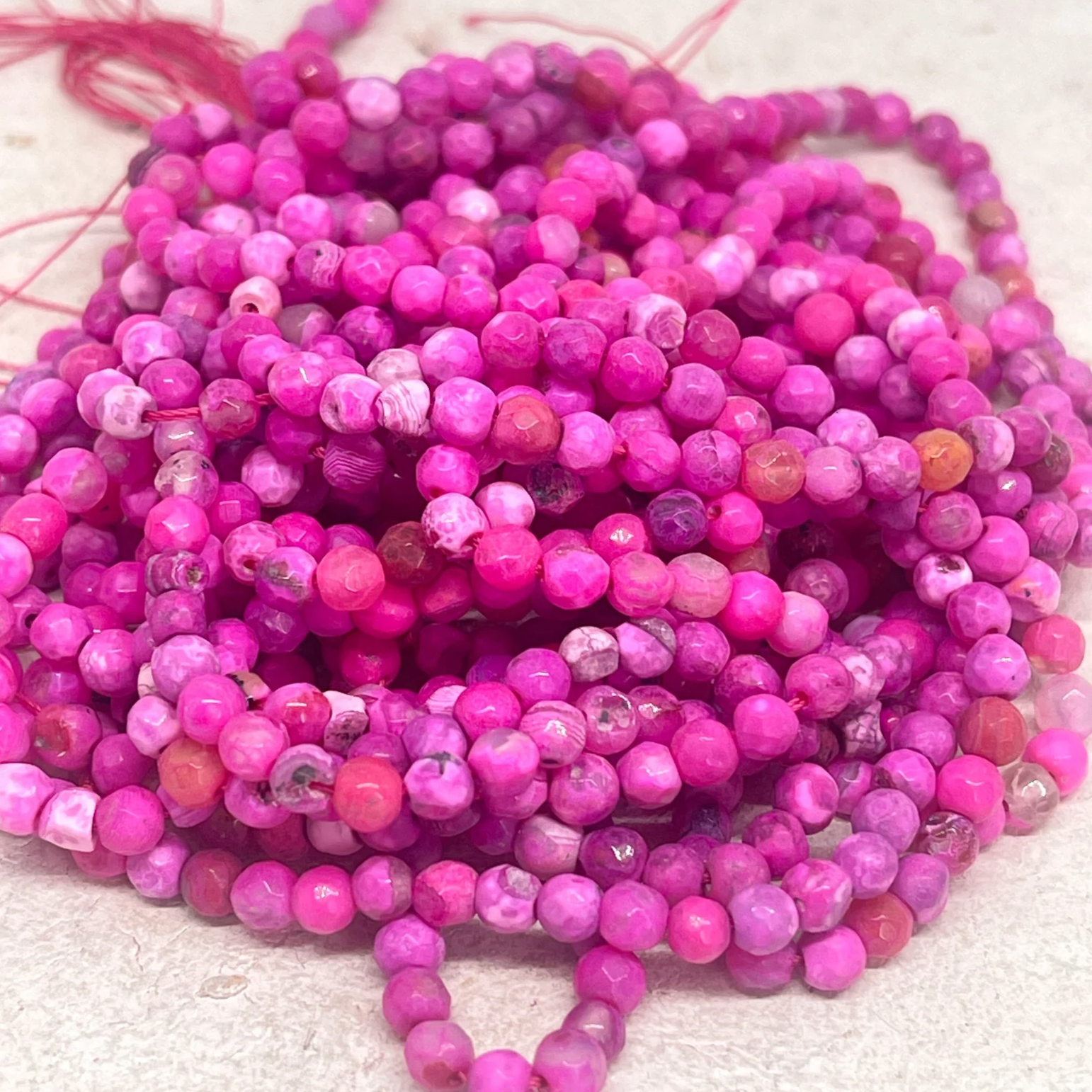 Achat Perlen 4mm 90 St. Fuchsia