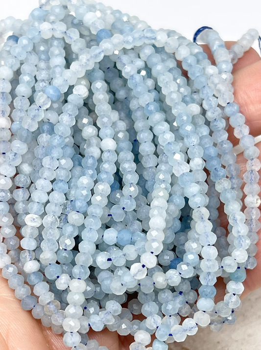 Aquamarin facettierte Perlen 4mm