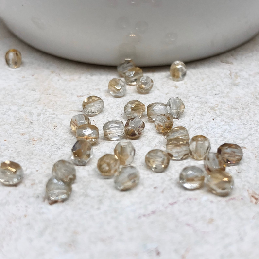 100 St. Böhmische Glasschliffperlen 3mm - Crystal/Beige