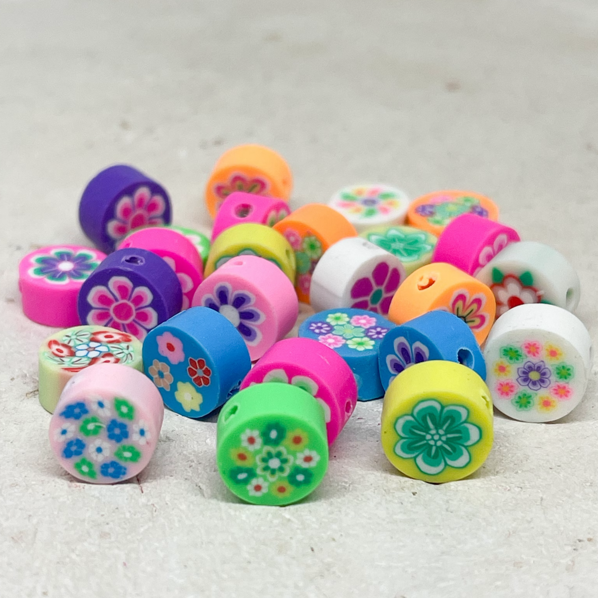 25 St. / 50 St. Polymer Clay Perlen Blumen