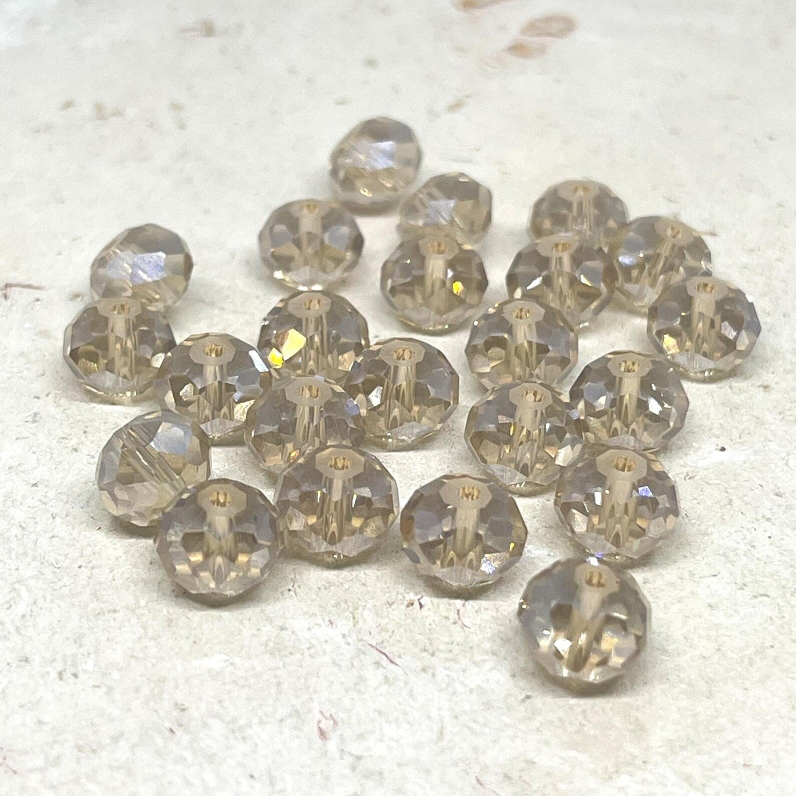 30 St. Glasperlen 10mm Beige