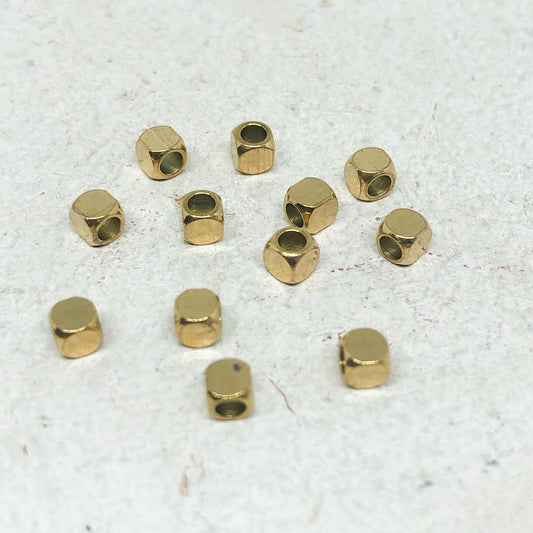 Würfelperlen aus Edelstahl 3mm 10 St.- Goldfarben