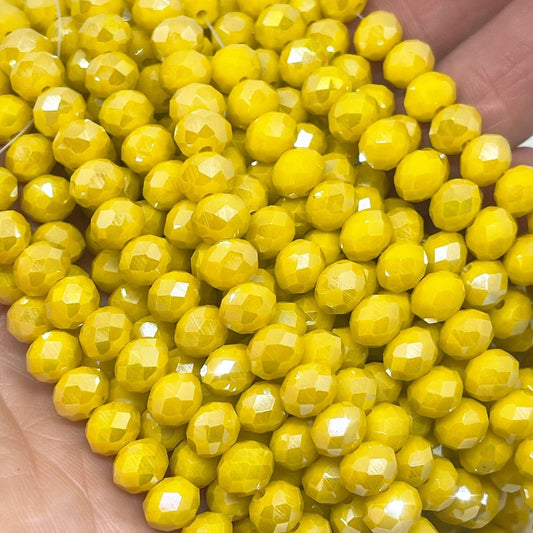67 St. Kristallperlen 8mm Glasschliffperlen - Gelb mit Schimmer
