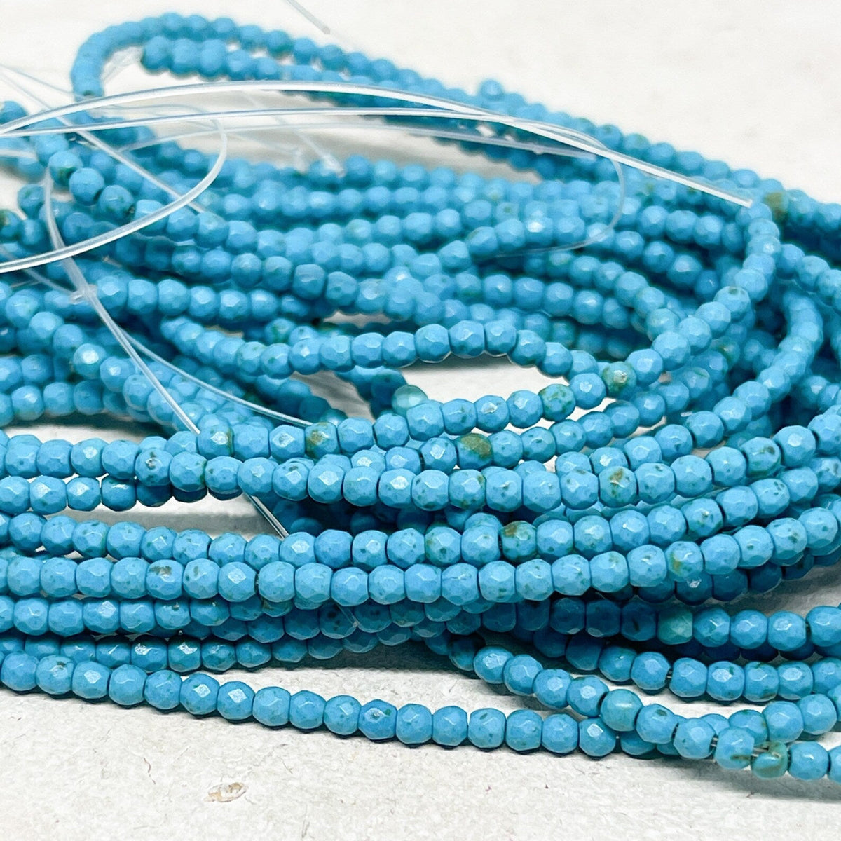 100 St. Howlith Perlen 3mm Türkis