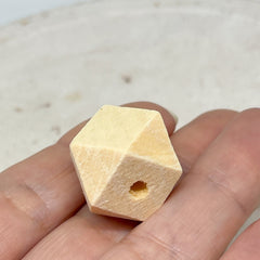 20 St. Polygon Spacer Holz Perlen 20mm - Beige