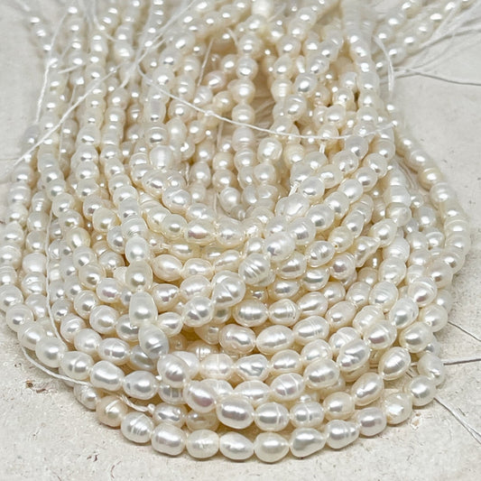 Süßwasser Perlen 6-7mm x 4-5mm 25 St. Zuchtperlen 
