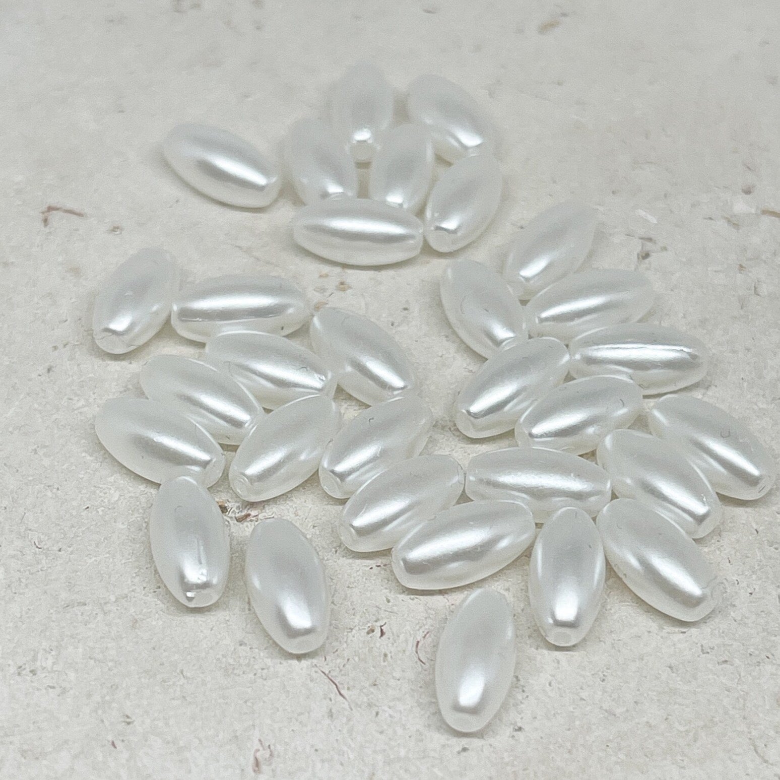 Acrylperlen Oval 50 St. 11,5mm x 6mm - Weiß