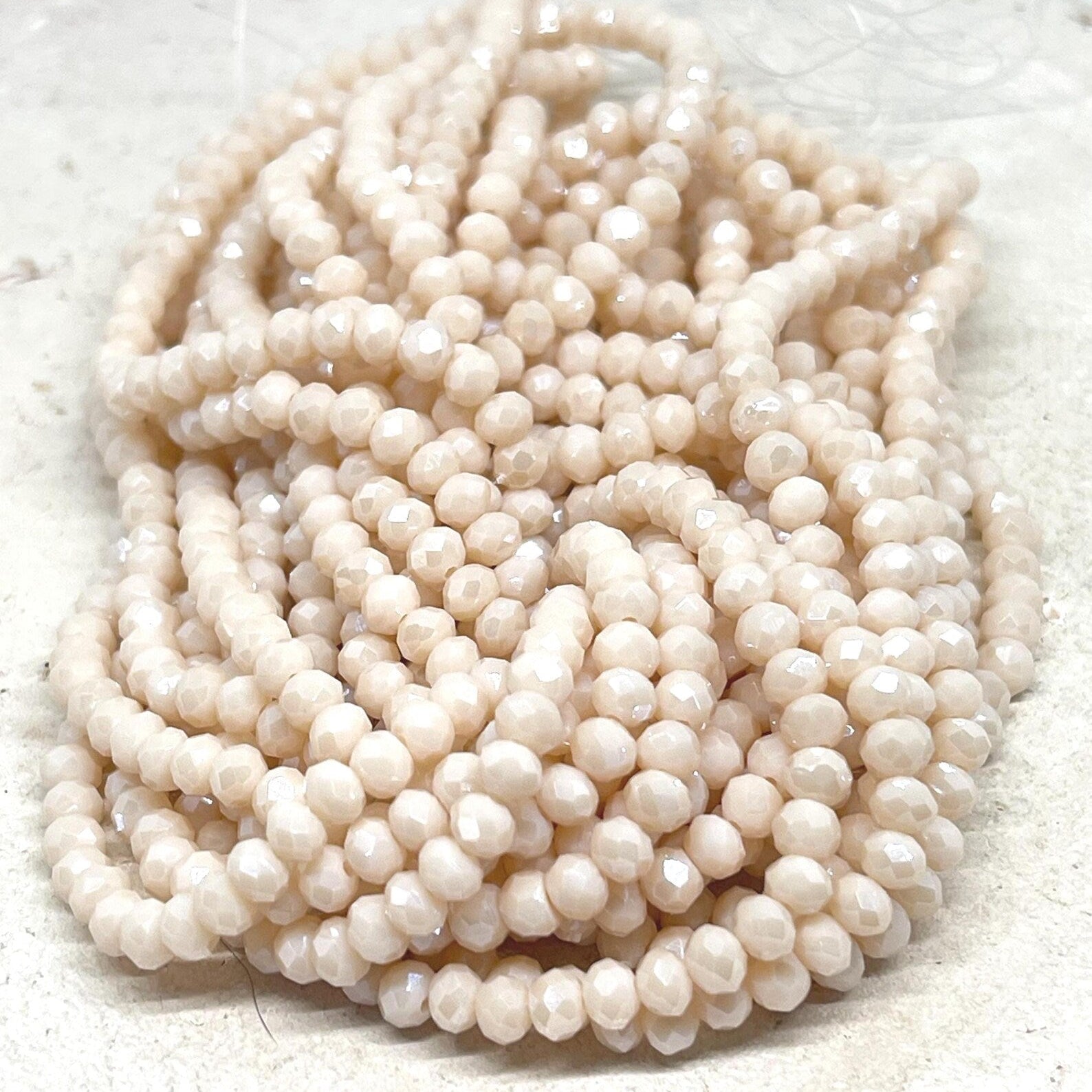 Glasperlen 4mm - Hellbeige ab