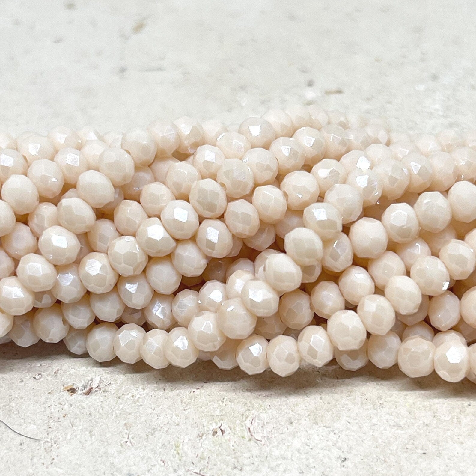 Glasperlen 4mm - Hellbeige ab