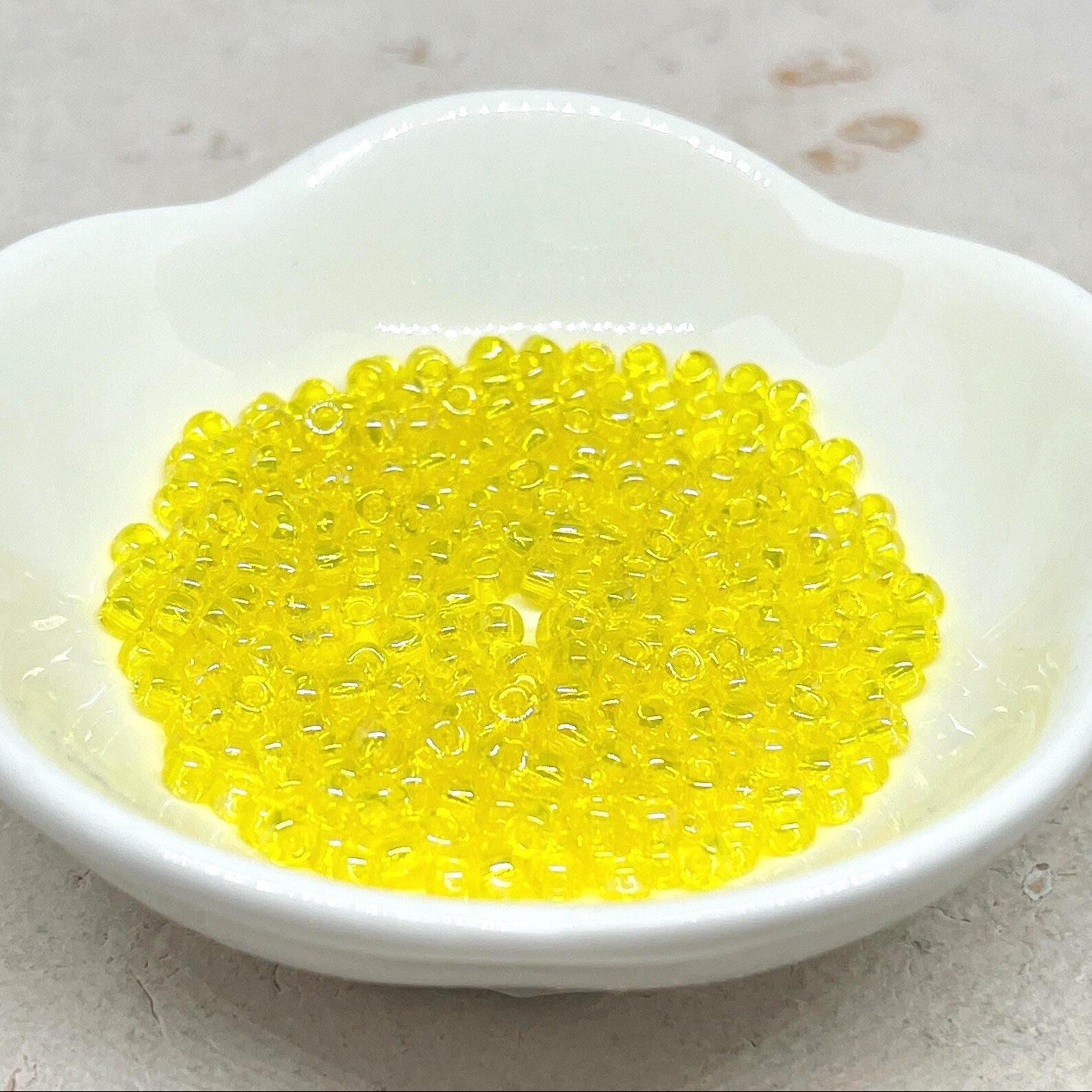TOHO Beads Perlen Rocaille 10g Nr. 175 Transparent Rainbow Lemon