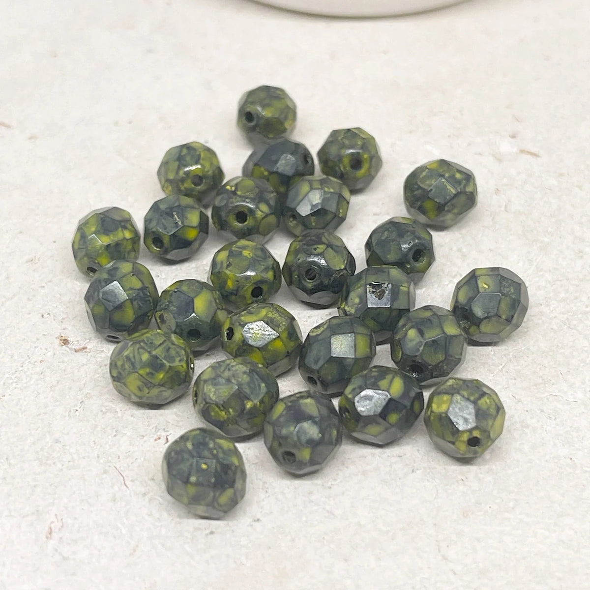 Böhmische Glasschliffperlen 8mm Grau Grün
