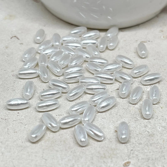 100 St. Acryl Perlen Oval 8mm x 4mm - Weiß