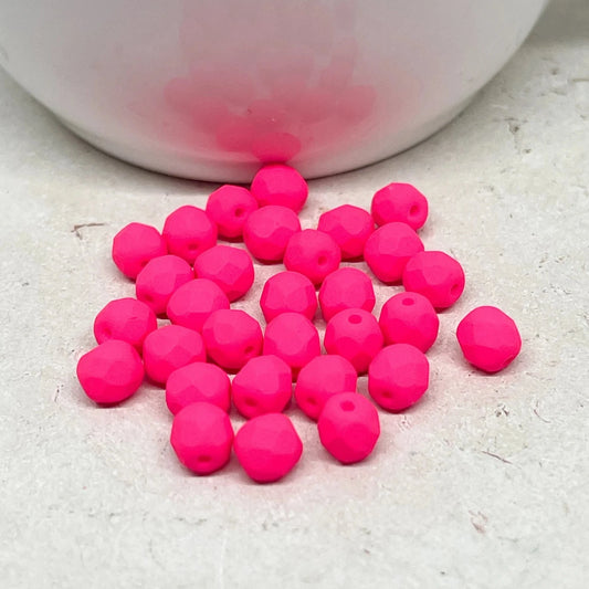 Böhmische Glasschliffperlen 50 St. 6mm Neon Pink