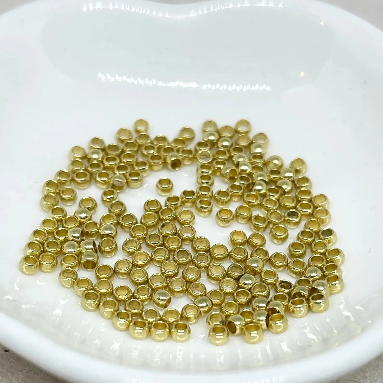 30 St. 24K vergoldete Edelstahlperlen.