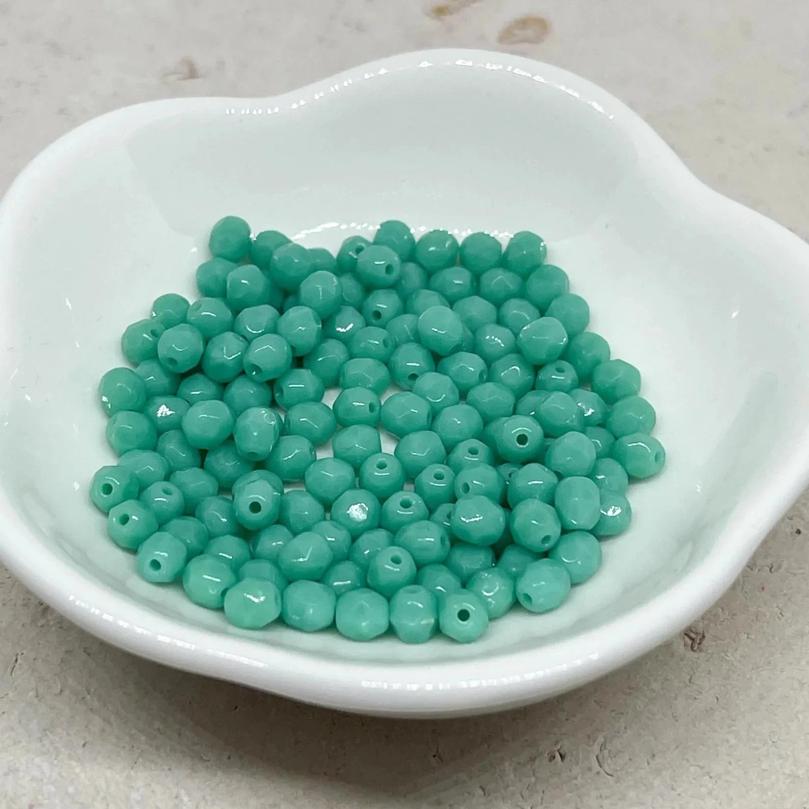 Böhmische Glasschliffperlen 4mm 100 St. Opaque Turqoise