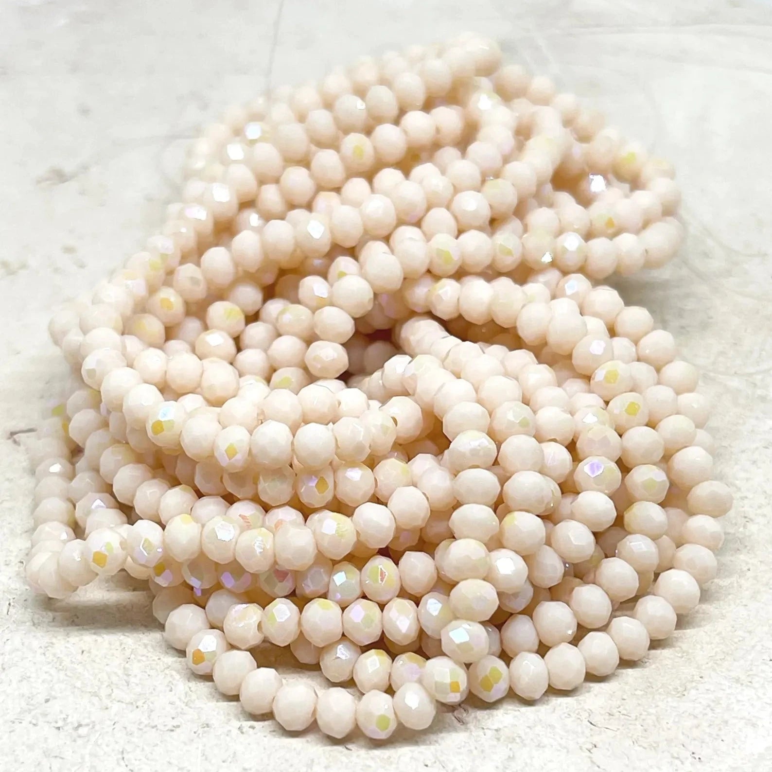 Glasperlen 4mm - Hellbeige mit Schimmer