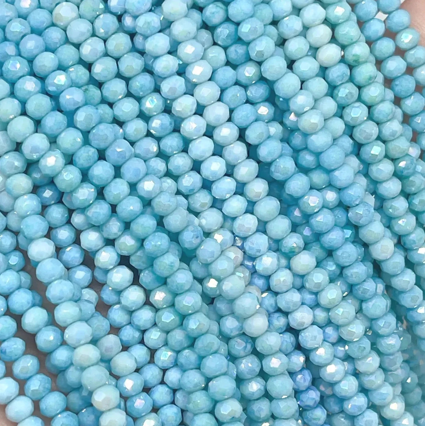 Glasperlen 4mm, Glasschliffperlen Hell Blau Opak