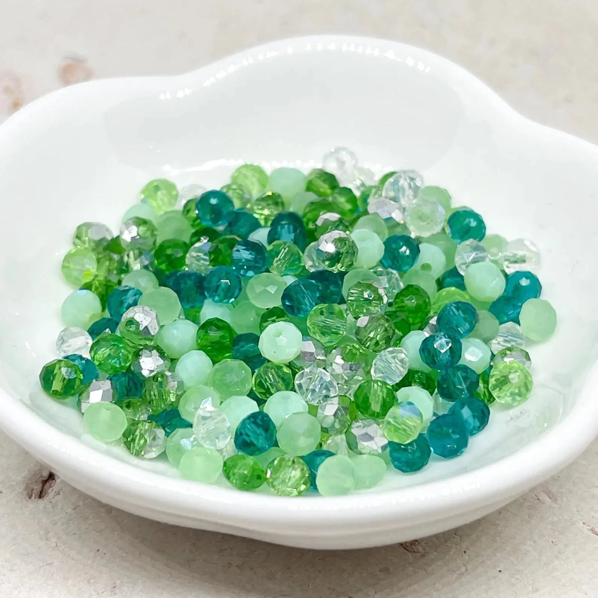 Glasschliffperlen 4mm - Grün gemischt