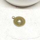 2 St. Anhänger Scheibe flach mit Herz aus Ionenebeschichtetem Edelstahl, 18 K vergoldet, wasserfest.