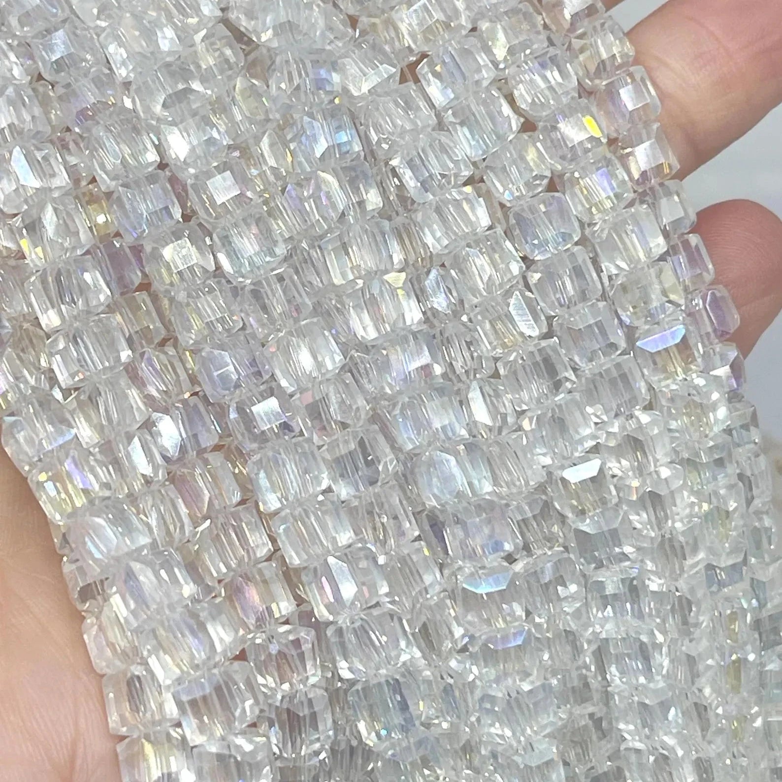 Glaswürfel Glasschliffperlen 6mm - Kristall AB