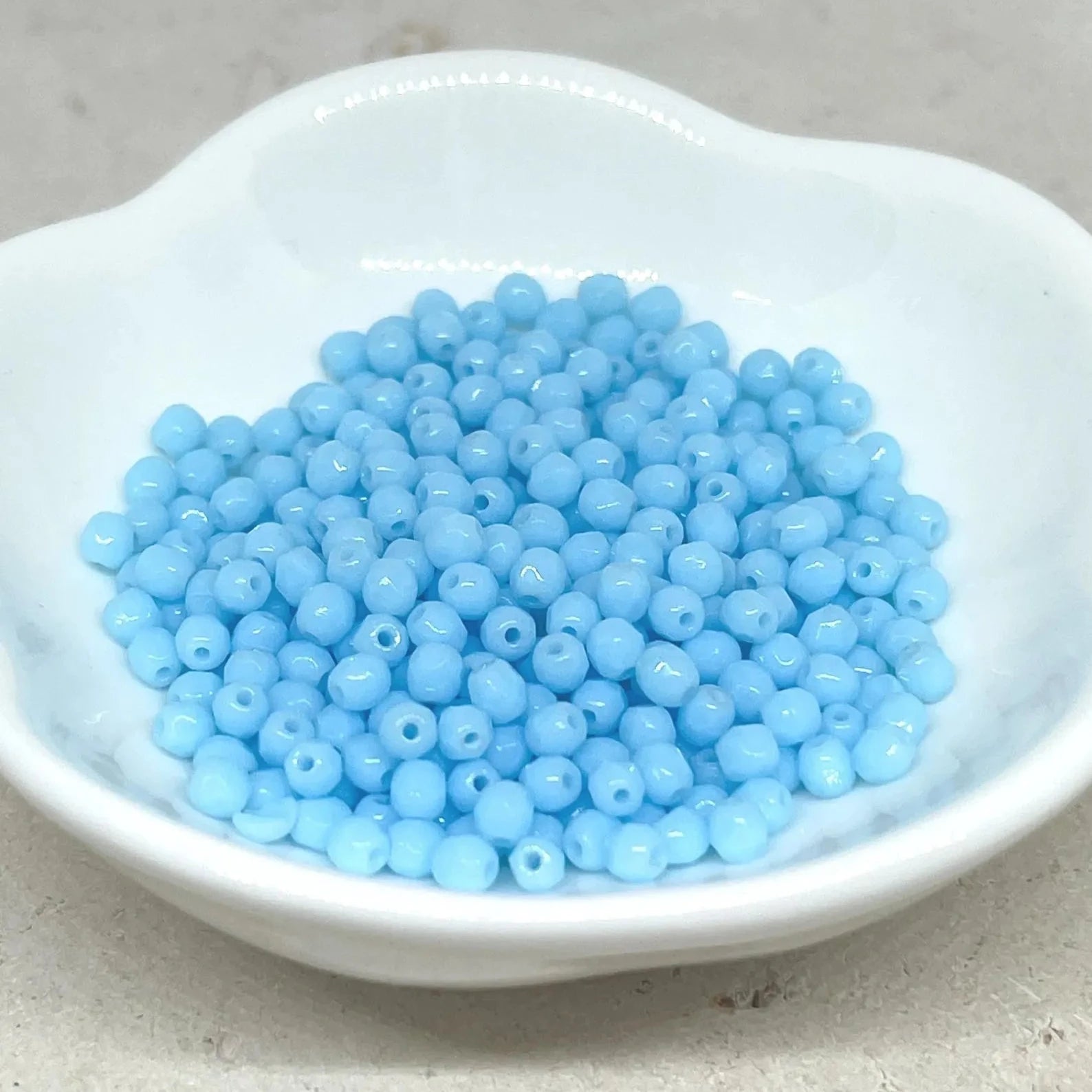 100 St. Böhmische Glasschliffperlen 3mm - Sky Blue