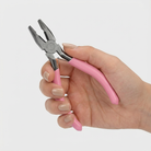 Flachzange für die Schmuckherstellung aus robustem Kohlenstoffstahl.