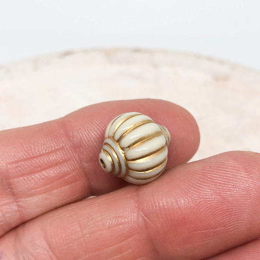 25 St. Acryl Perlen Laterne, Acrylperlen 14mm x 14mm Creme - Gold