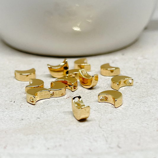 10 St. Messing Perlen Mond, vergoldete Perlen 7mm x 5,5mm x 2,5mm