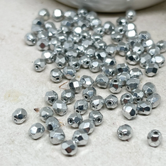 100 St. Böhmische Glasschliffperlen 4mm Silber Metallic