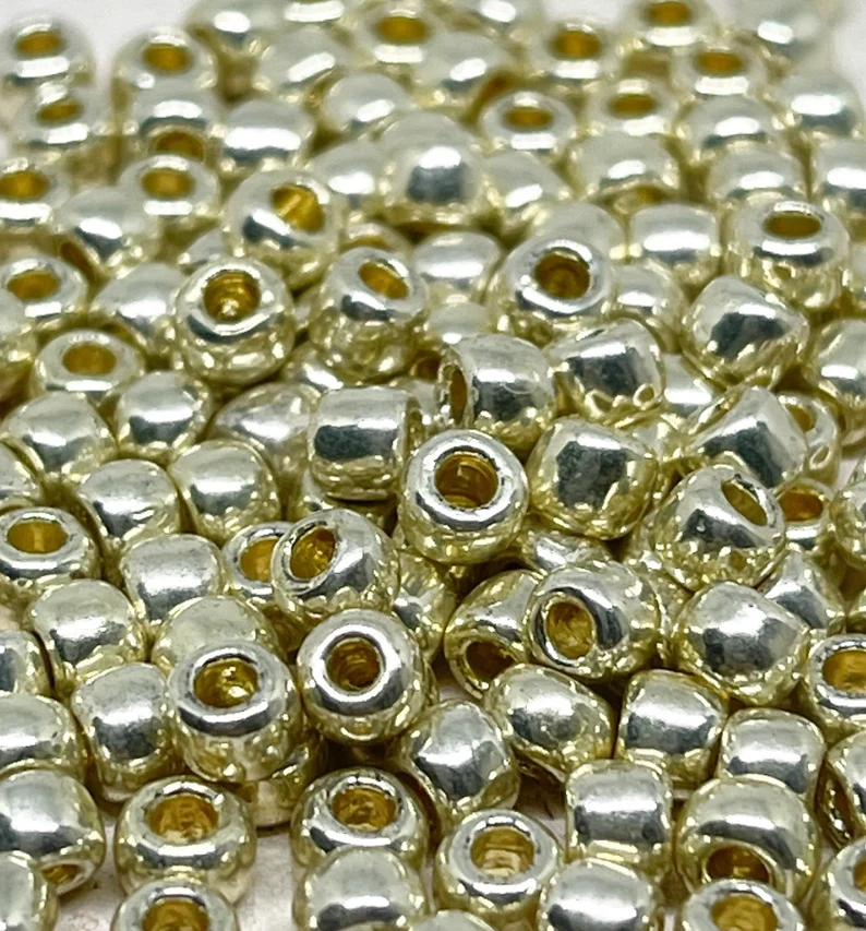 TOHO Perlen Seed Beads 10 Gramm Nr. PF 558