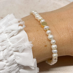 Armband mit Süsswasserperle und vergoldeten Messing Perlen
