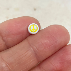 50 St. runde Perlen mit Peace Zeichen Friedenszeichen 7mm - Weiß Gold