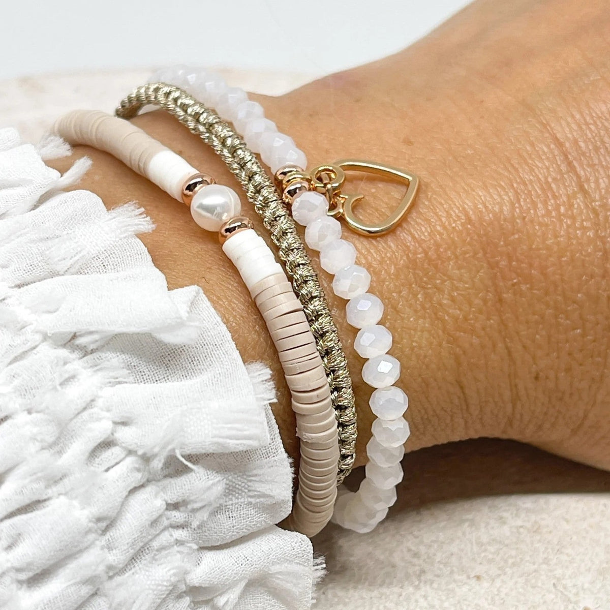 3 Armbänder, Heishi Perlen, Kristallperlen und Macramearmband