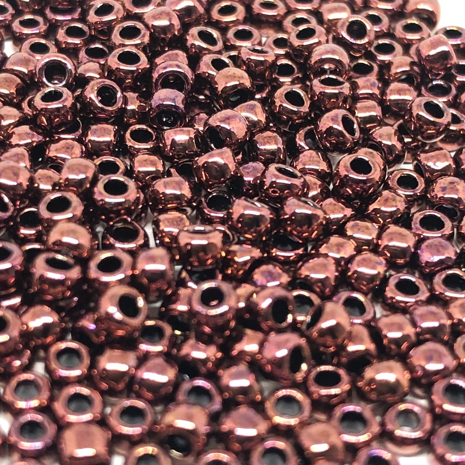 TOHO Perlen Rocaille 10g  Dark Bronze Metallic Nr .222